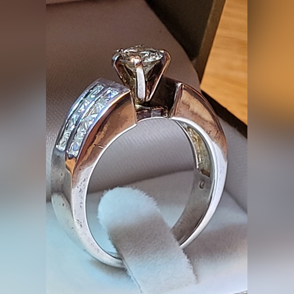 Vintage Swarovski 925 Silver Solitaire with Side Channel Set Crystals US 9 - Picture 3 of 8